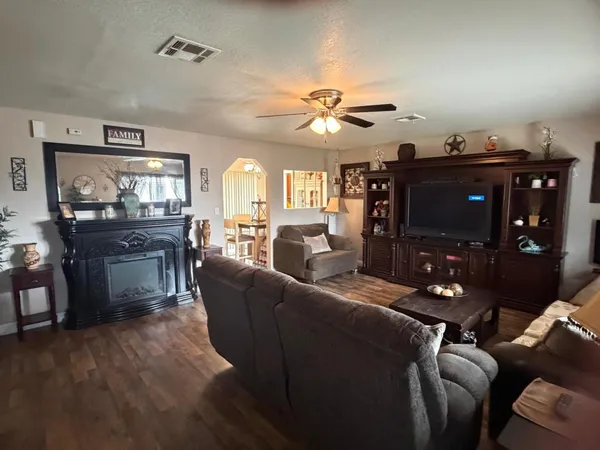 $365,000 | 5109 Center Avenue, Modesto, CA 95357