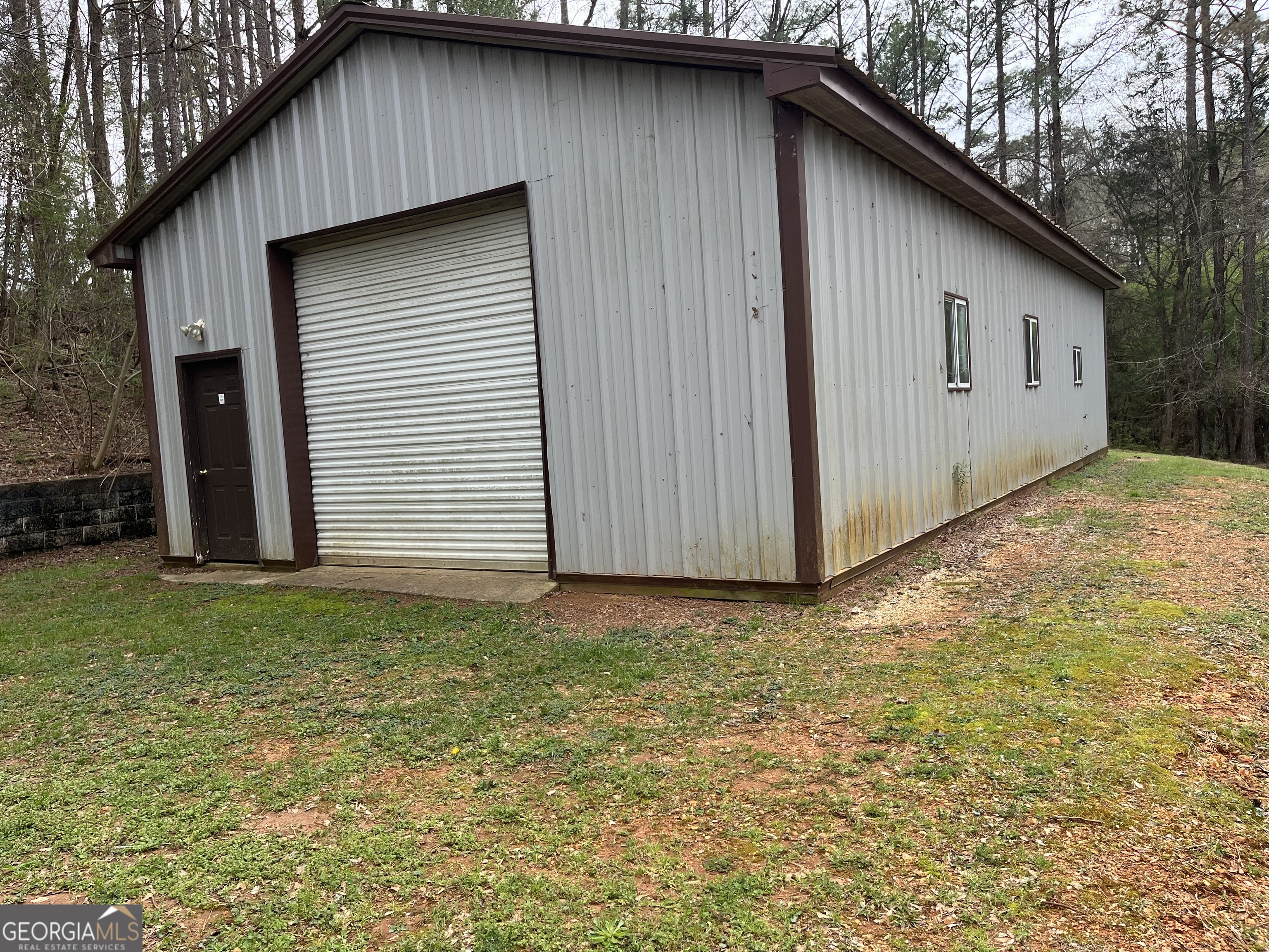 475 Davis Road Southwest Cave Spring, GA 30124 - Photo 6 of 27 a backyard of a house