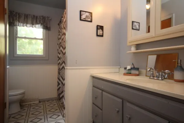 $275,000 | 10775 East V Avenue, Vicksburg, MI 49097