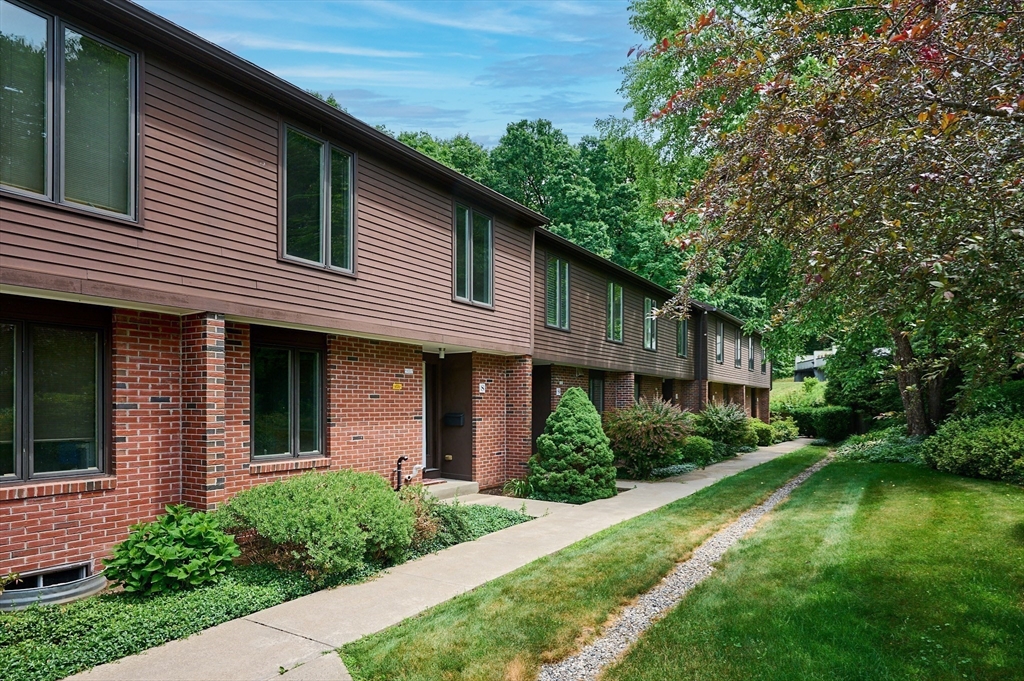 8 Emerson Court, Unit 8 Amherst, MA 01002 - Photo 29 of 42