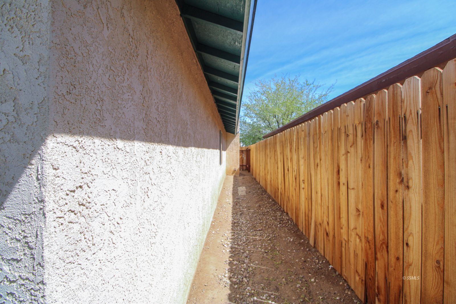 609 South Appaloosa Street Ridgecrest, CA 93555 - Photo 42 of 44 a view of balcony with wooden floor and stairs