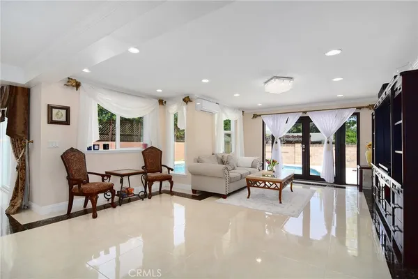 $1,375,000 | 6508 Moorcroft Avenue, Woodland Hills, CA 91303