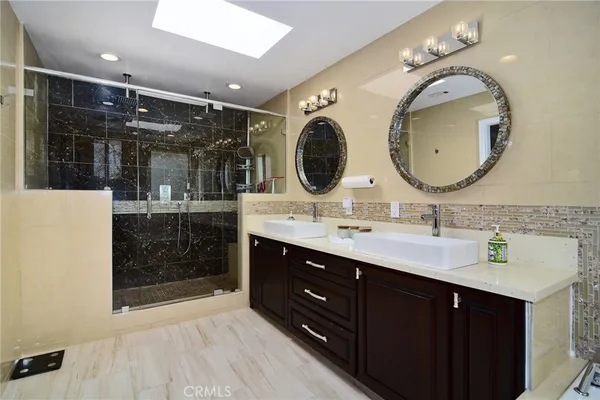 $1,375,000 | 6508 Moorcroft Avenue, Woodland Hills, CA 91303