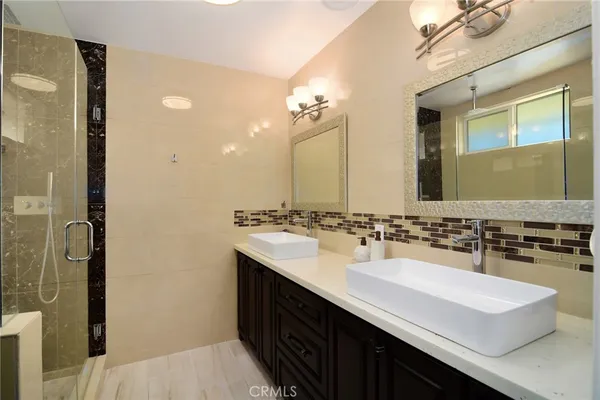 $1,375,000 | 6508 Moorcroft Avenue, Woodland Hills, CA 91303