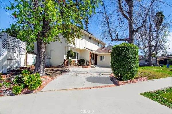 $1,375,000 | 6508 Moorcroft Avenue, Woodland Hills, CA 91303