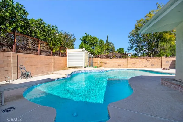 $1,375,000 | 6508 Moorcroft Avenue, Woodland Hills, CA 91303