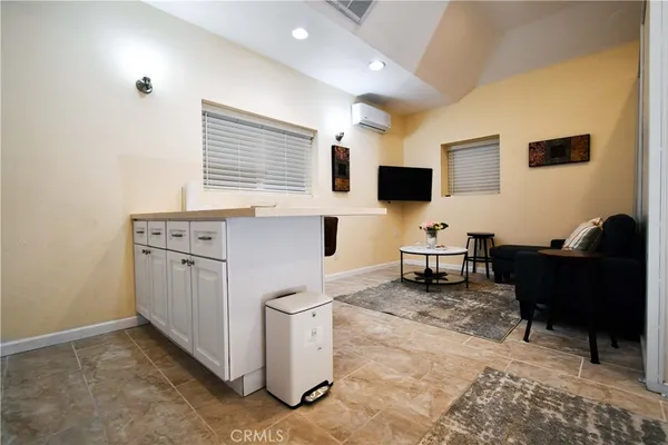 $1,375,000 | 6508 Moorcroft Avenue, Woodland Hills, CA 91303