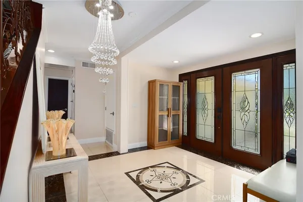 $1,375,000 | 6508 Moorcroft Avenue, Woodland Hills, CA 91303