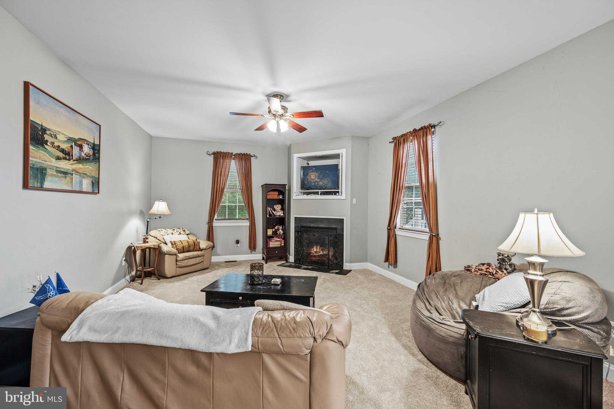 2805 Ridgeleigh Court Manchester, MD 21102 - Photo 26 of 55 Great room with fireplace.