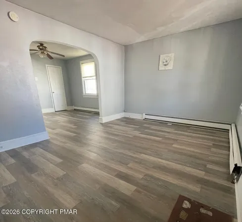 a view of empty room with window