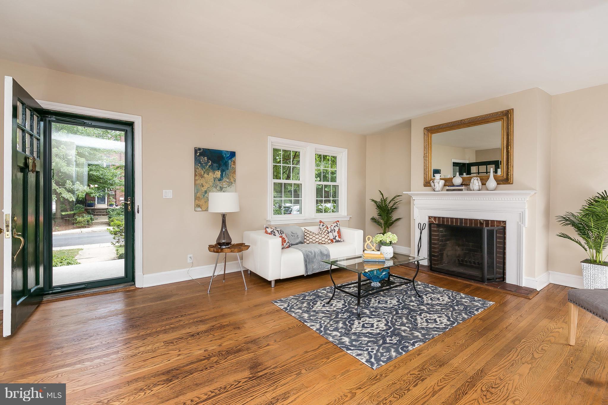 401 Dunkirk Road Baltimore, MD 21212 - Photo 3 of 30 Living Room