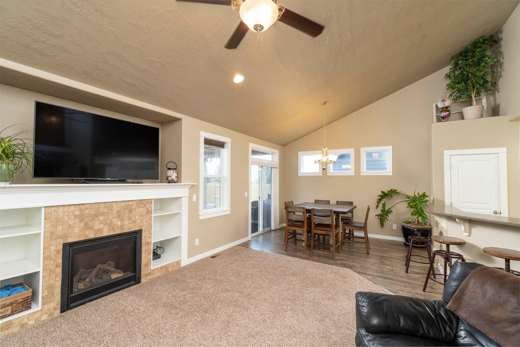 2749 Southwest 47th Street Redmond, OR 97756 - Photo 6 of 30 2749 SW 47th_0037 copy