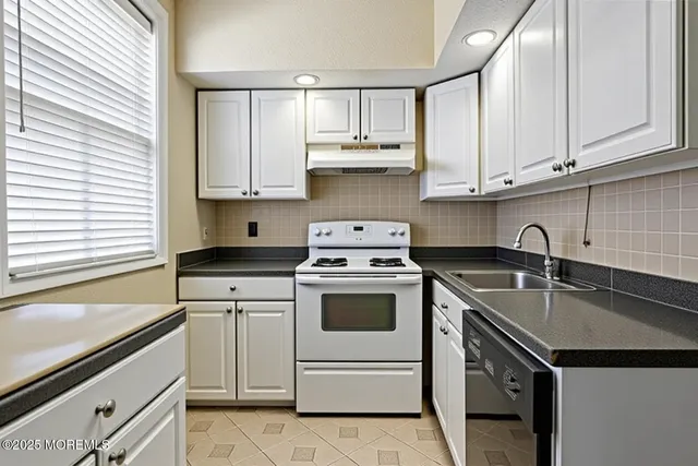 $399,000 | 17 Leroy Place, Unit 1A, Red Bank, NJ 07701