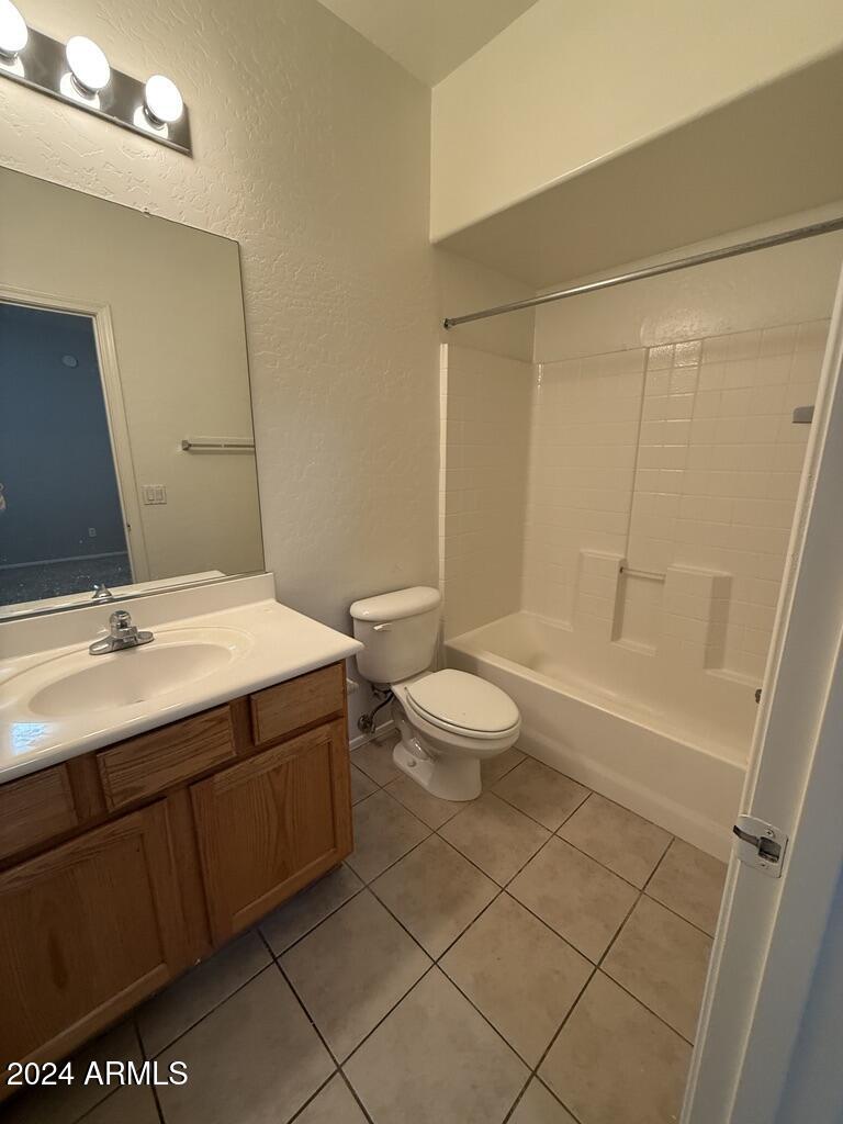 2027 East University Drive, Unit 102 Tempe, AZ 85281 - Photo 18 of 34 294F6E60-EE81-454B-AC0E-77C9D42F0251_1_1