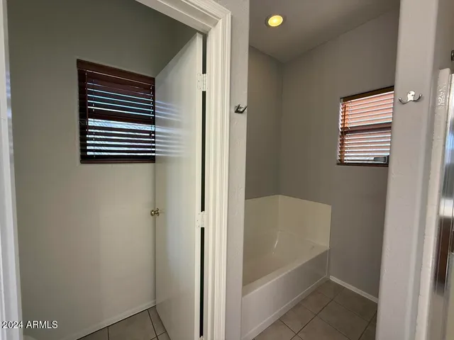 $1,795 | 2027 East University Drive, Unit 102, Tempe, AZ 85281