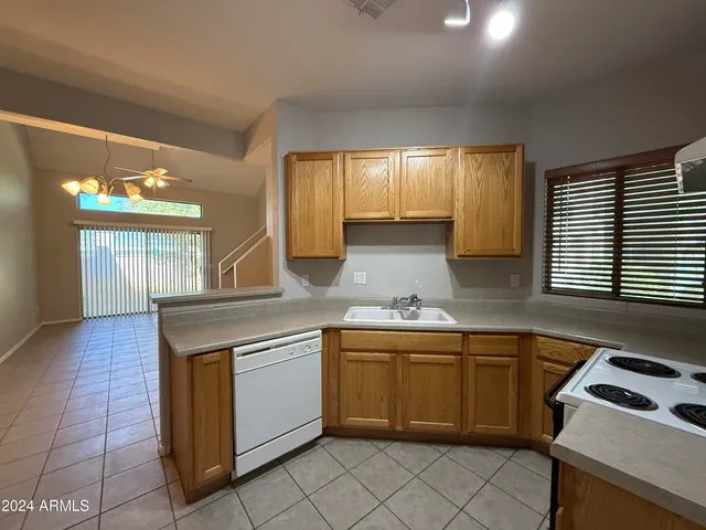 $1,795 | 2027 East University Drive, Unit 102, Tempe, AZ 85281