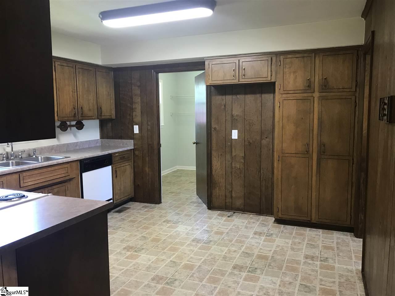 1409 Springfield Road Boiling Springs, SC 29316 - Photo 5 of 18 Gallery Image 5