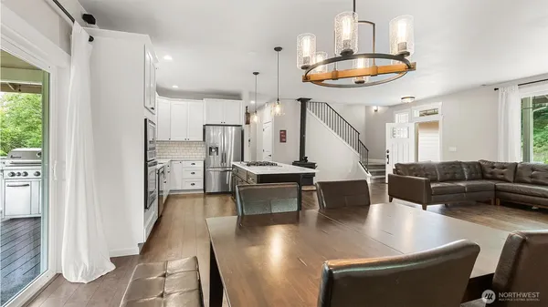$1,225,000 | 17718 Mulqueen Road Southeast, Rainier, WA 98576