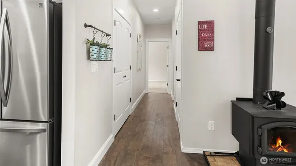 $1,225,000 | 17718 Mulqueen Road Southeast, Rainier, WA 98576