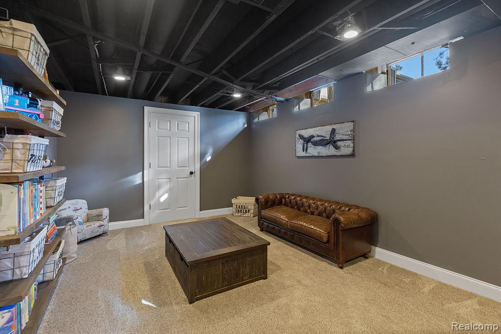 2599 Munster Road Rochester Hills, MI 48309 - Photo 40 of 58