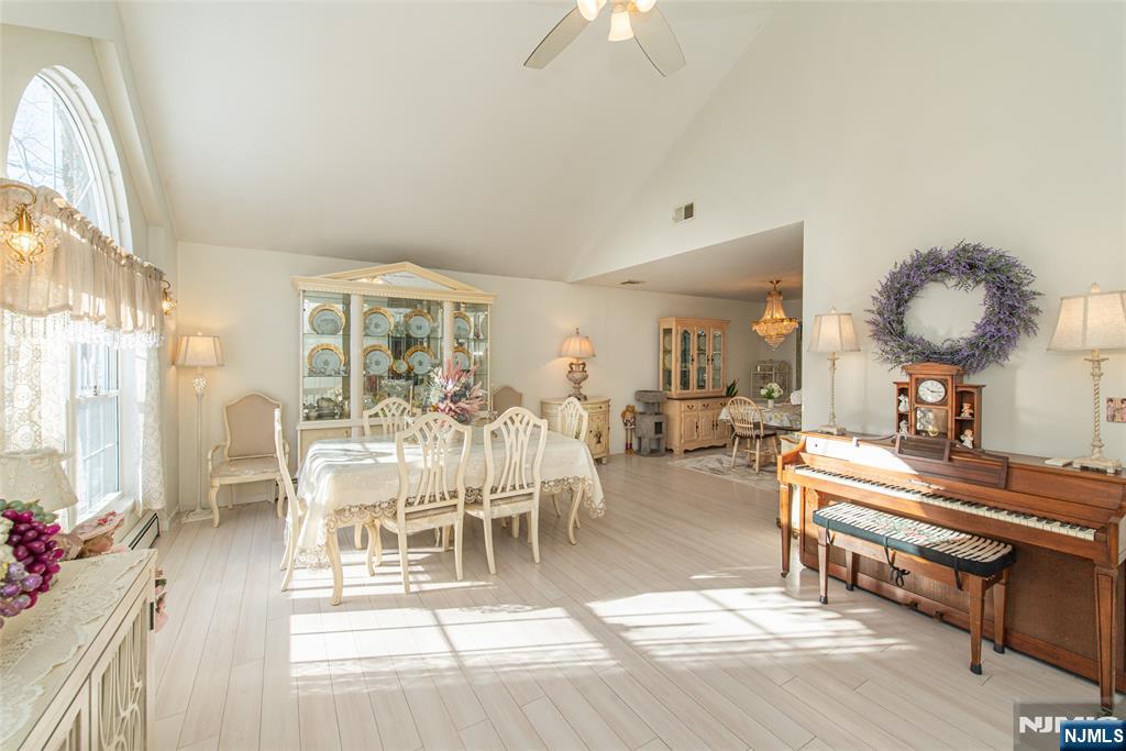 24 The Loop Ringwood, NJ 07456 - Photo 4 of 46