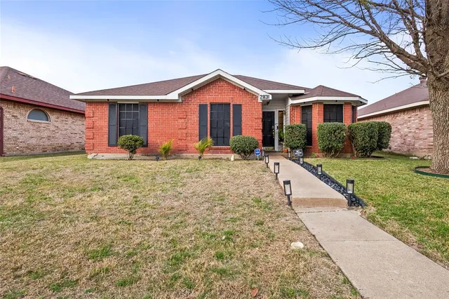 $270,000 | 2831 St Johns Avenue, Lancaster, TX 75146