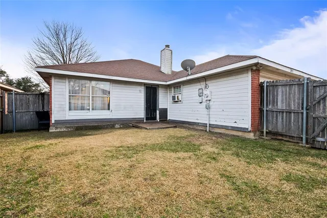 $270,000 | 2831 St Johns Avenue, Lancaster, TX 75146