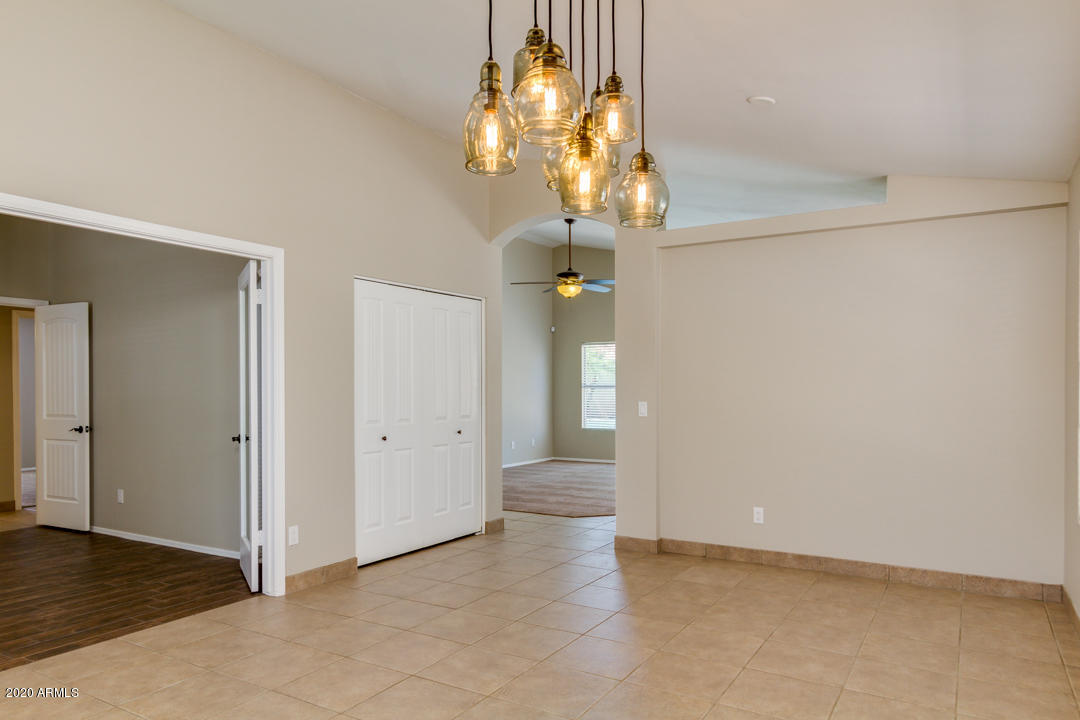 3520 East Utopia Road Phoenix, AZ 85050 - Photo 13 of 27 04-Utopia