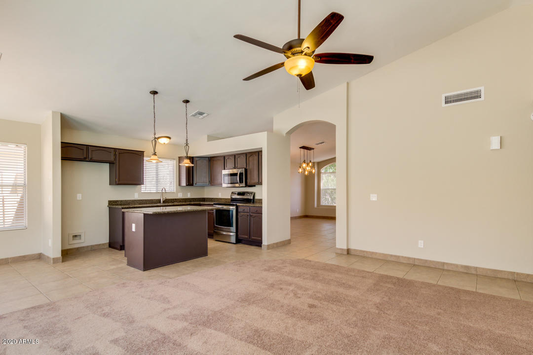 3520 East Utopia Road Phoenix, AZ 85050 - Photo 10 of 27 17-Utopia