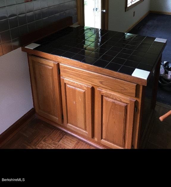 405 Monterey Road Great Barrington, MA 01230 - Photo 5 of 10 IMG_1270