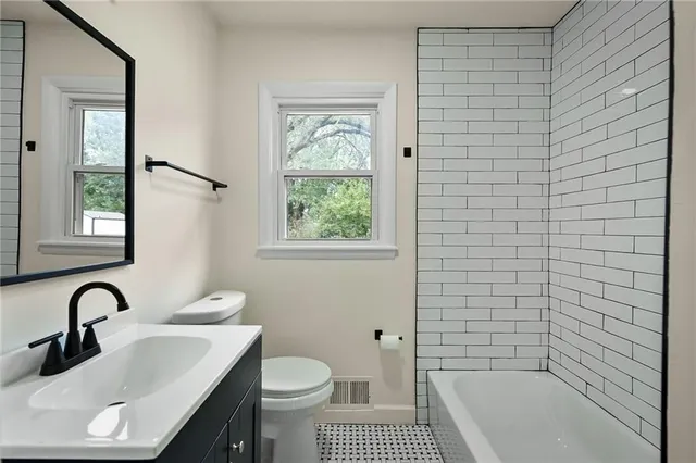 $255,000 | 2418 North 84 Street, Kansas City, KS 66109