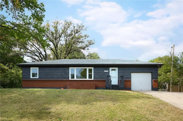 $255,000 | 2418 North 84 Street, Kansas City, KS 66109