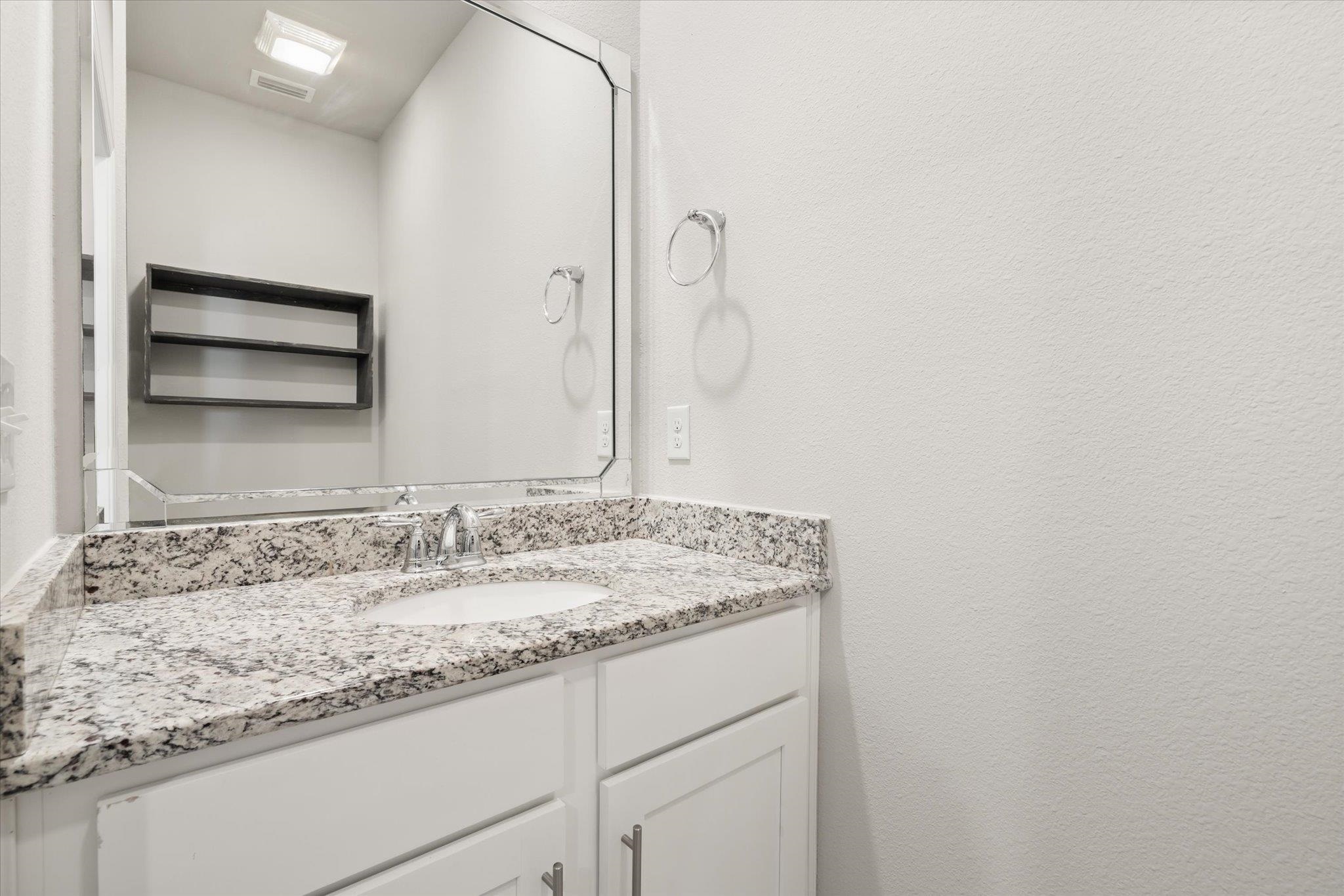 23928 Cottage Loop Orange Beach, AL 36561 - Photo 8 of 24 Bathroom