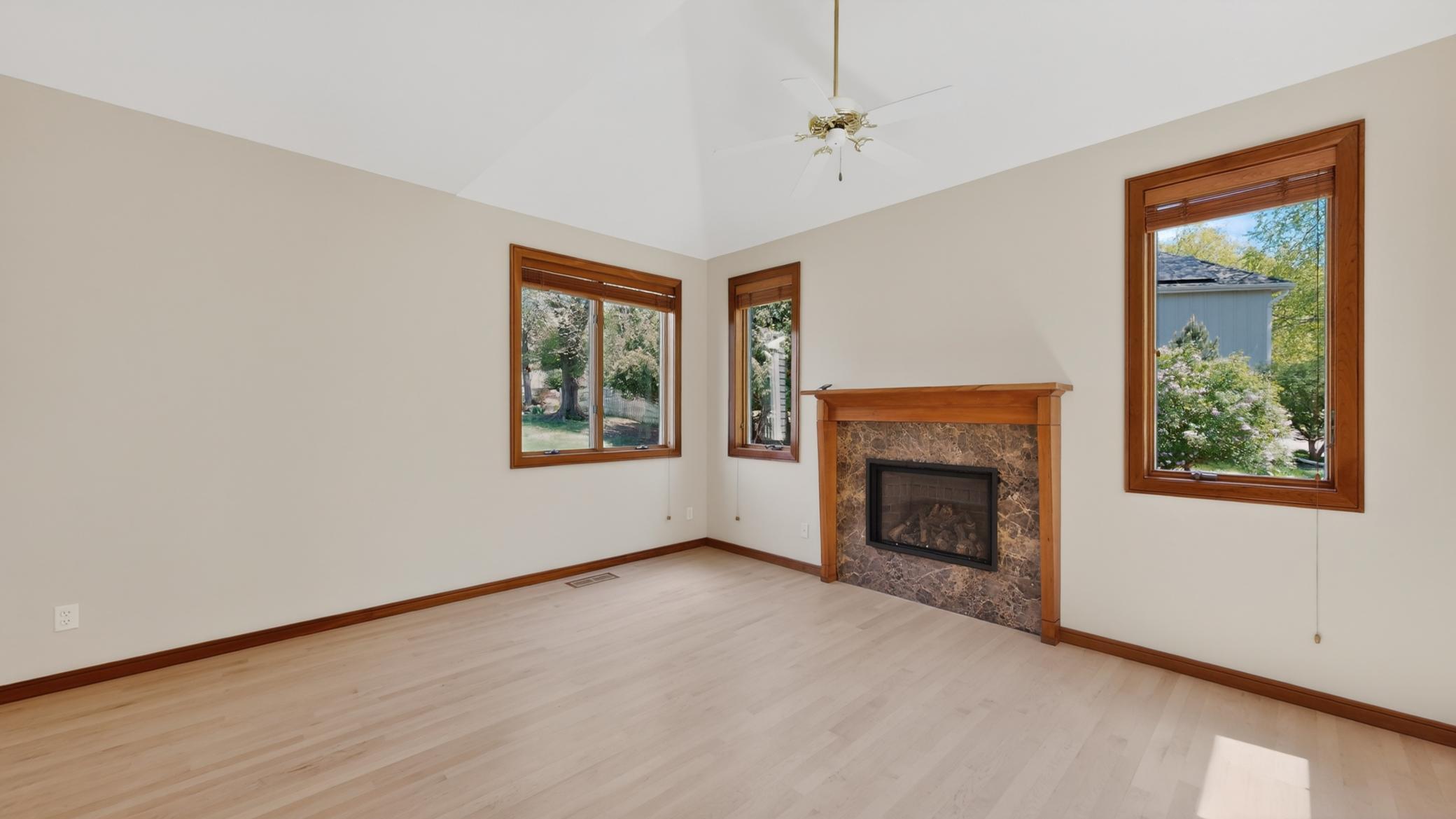 1052 Foxcroft Circle Southwest Rochester, MN 55902 - Photo 19 of 63