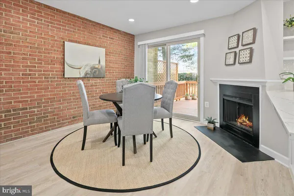 $819,999 | 2872 Sutton Oaks Lane, Vienna, VA 22181