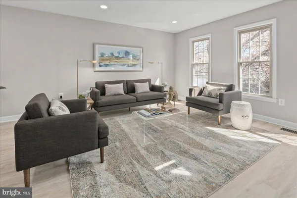 $819,999 | 2872 Sutton Oaks Lane, Vienna, VA 22181