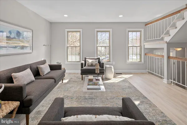 $819,999 | 2872 Sutton Oaks Lane, Vienna, VA 22181