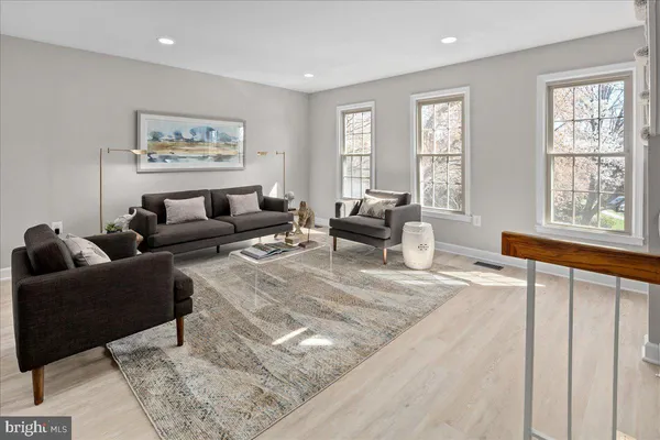 $819,999 | 2872 Sutton Oaks Lane, Vienna, VA 22181