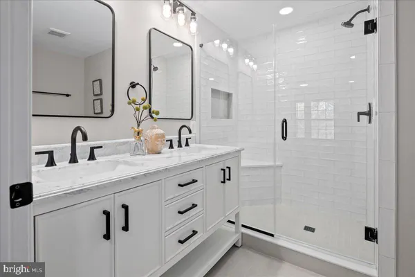 $819,999 | 2872 Sutton Oaks Lane, Vienna, VA 22181