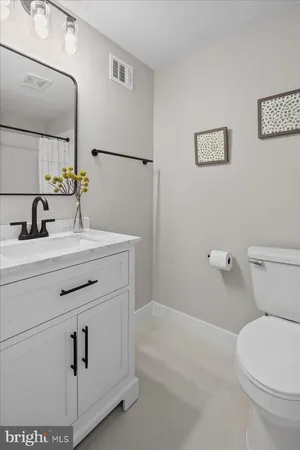 $819,999 | 2872 Sutton Oaks Lane, Vienna, VA 22181