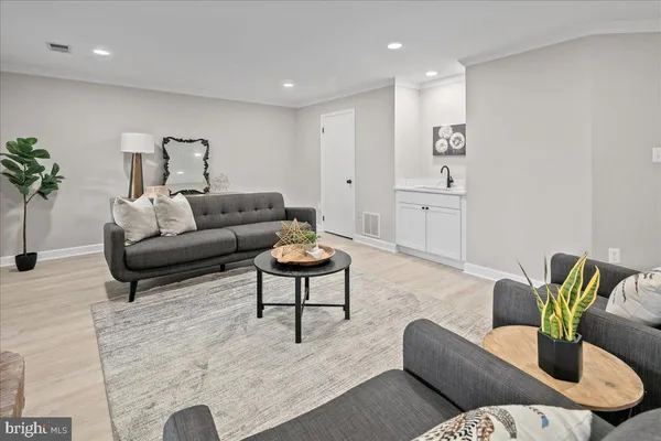 $819,999 | 2872 Sutton Oaks Lane, Vienna, VA 22181