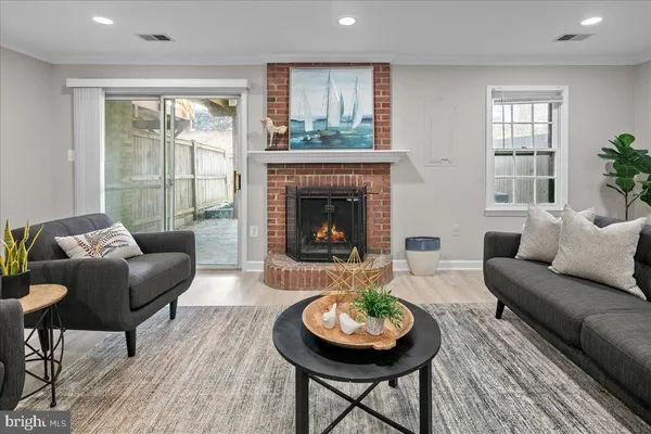 $819,999 | 2872 Sutton Oaks Lane, Vienna, VA 22181
