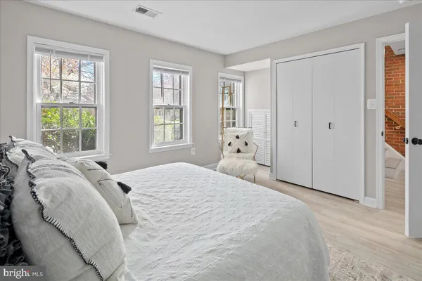 $819,999 | 2872 Sutton Oaks Lane, Vienna, VA 22181