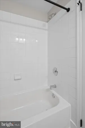 $819,999 | 2872 Sutton Oaks Lane, Vienna, VA 22181