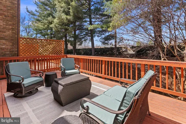 $819,999 | 2872 Sutton Oaks Lane, Vienna, VA 22181