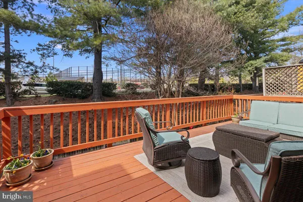 $819,999 | 2872 Sutton Oaks Lane, Vienna, VA 22181