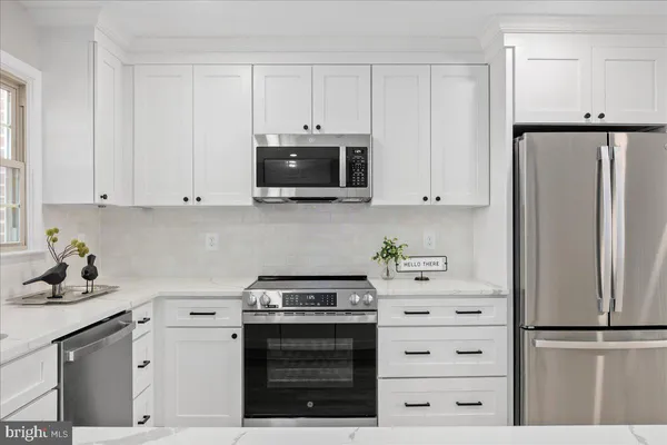 $819,999 | 2872 Sutton Oaks Lane, Vienna, VA 22181