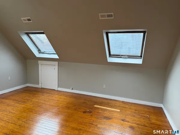 $1,900 | 358 Edgewood Avenue, New Haven, CT 06511