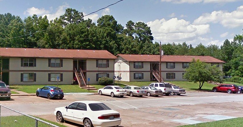 705 Clifford Street Center, TX 75935 - Photo 3 of 6