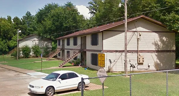 $550 | 705 Clifford Street, Center, TX 75935